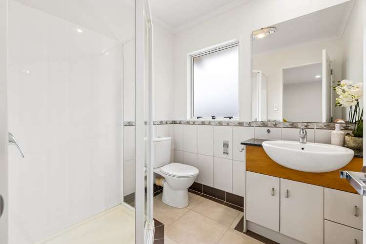 11 Earlshall Drive Flat Bush_10