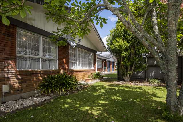 6 Carlton Crescent Kamo_1