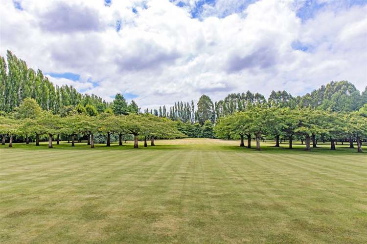 71 Hussey Road Northwood_34