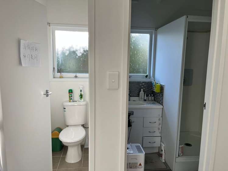 2/1A Yeovil Road Te Atatu Peninsula_5