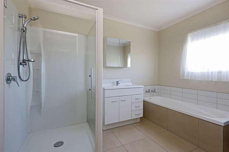 3 Kirkcaldy Place Flaxmere_11