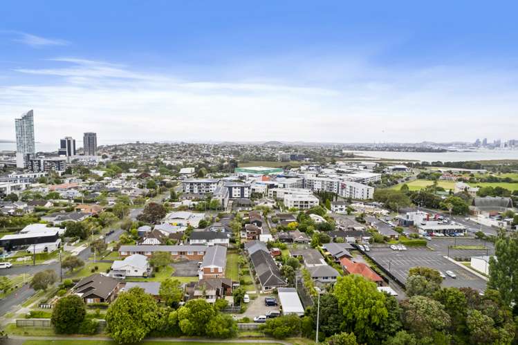 2/34 Lake Pupuke Drive Takapuna_18