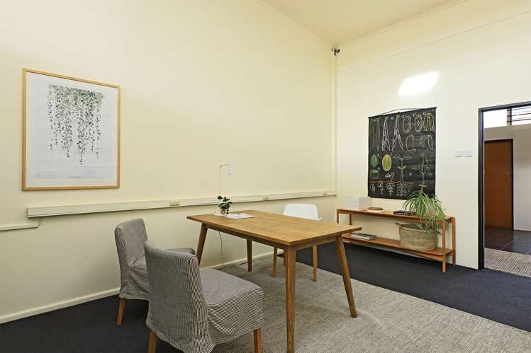 231 Warwick Road Mayfair_13