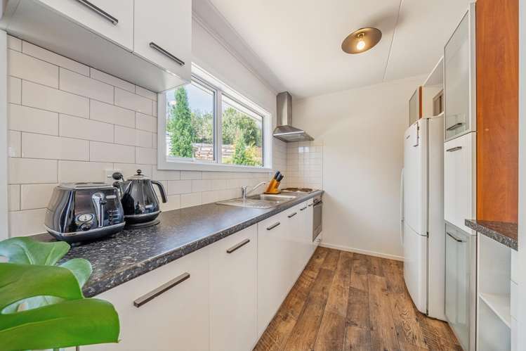 21 Oaklands Grove Clouston Park_14