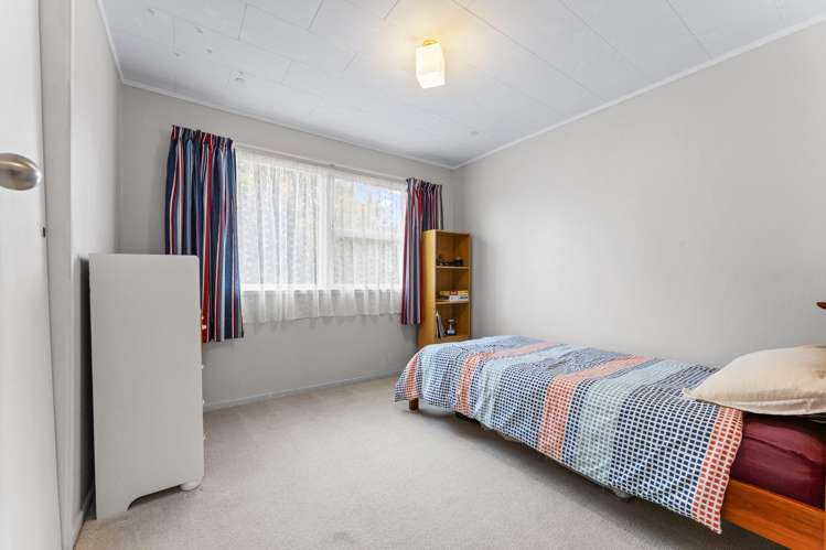 7 Rainbow Place Wattle Downs_8