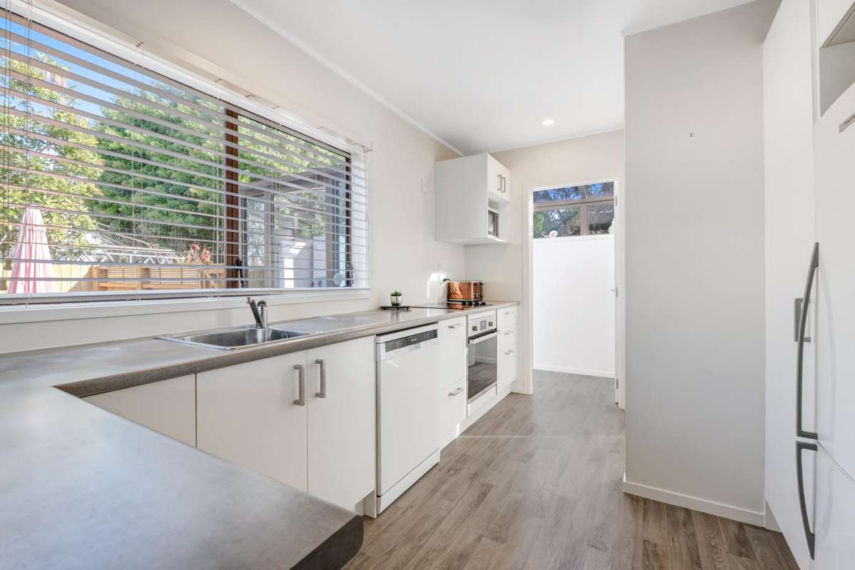 1/21 Ayton Drive_4