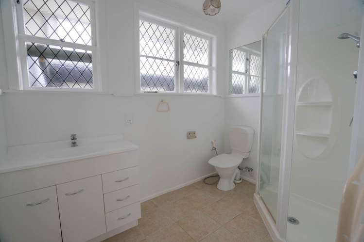 85 Titirangi Road New Lynn_3