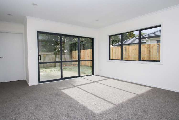 2/10 Morrison Crescent 1071_4