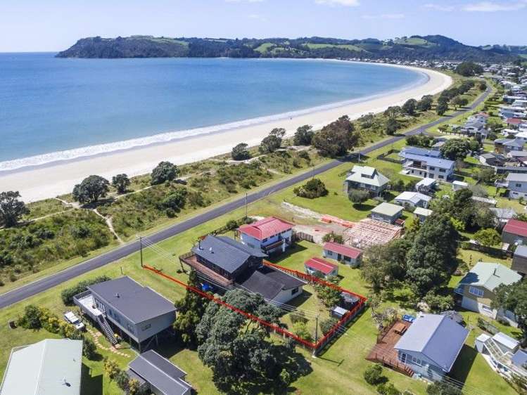 9 Marine Parade Cooks Beach_29