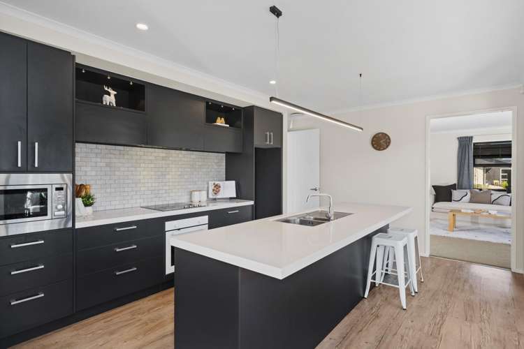 122 Puhirake Crescent Pyes Pa_5