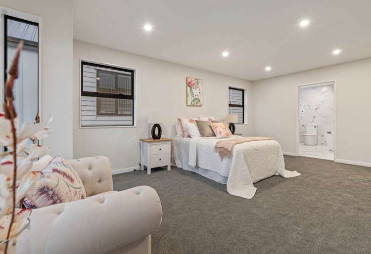 12 Woodacre Street Flat Bush_15