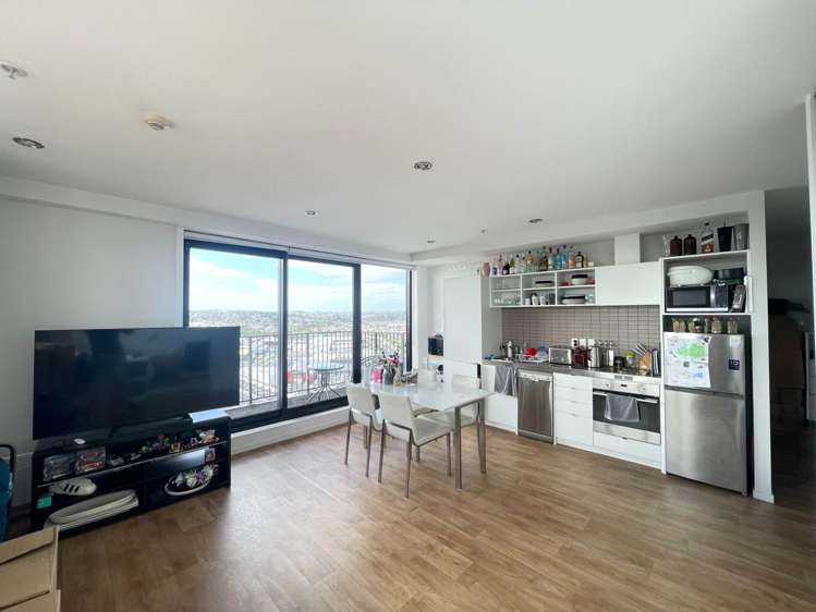 1210/20 Mccrae Way New Lynn_1