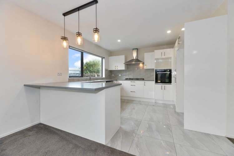 18B Riverpark Crescent Henderson_15