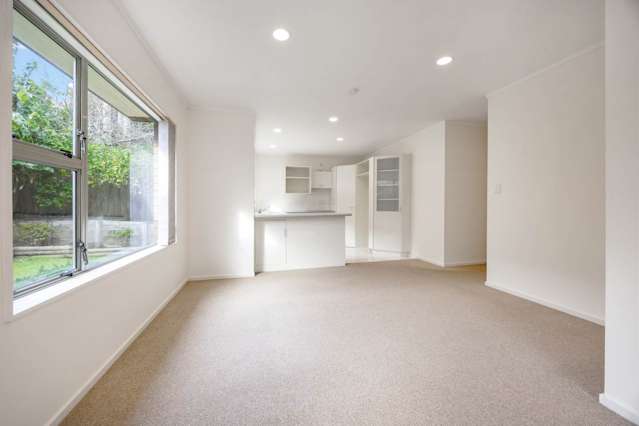 2/2 Carlton Street Hillsborough_3