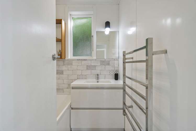 18 Dundale Avenue Blockhouse Bay_21