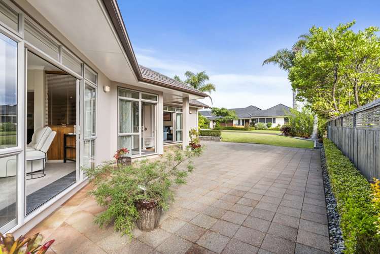 23 English Oak Drive Schnapper Rock_12