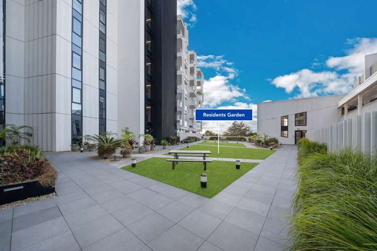 202/223A Green Lane West Epsom_26