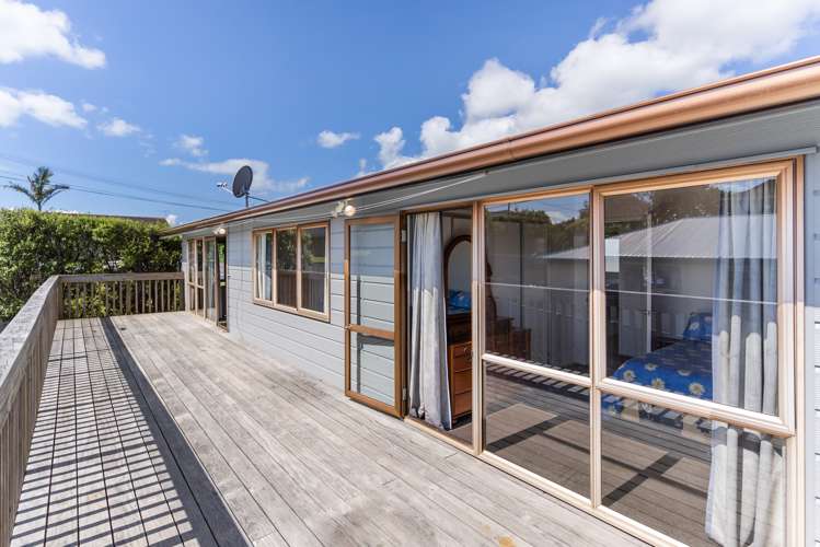 8 Karaka Road Beachlands_14