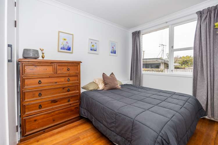 7 Manapouri Place Glenview_12