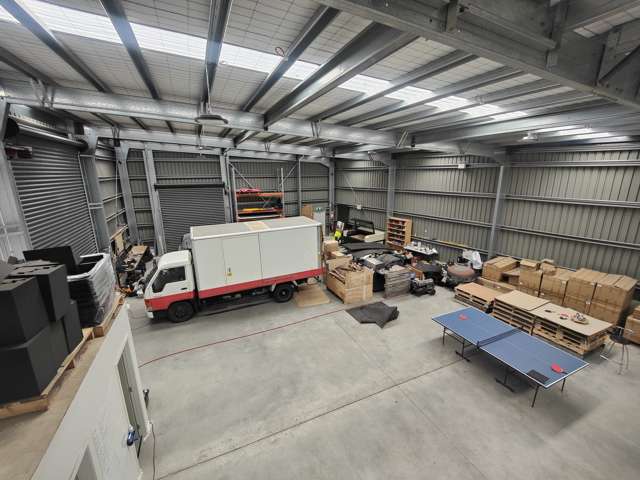 Unit B/8 Broken Hill Road Kenepuru_3