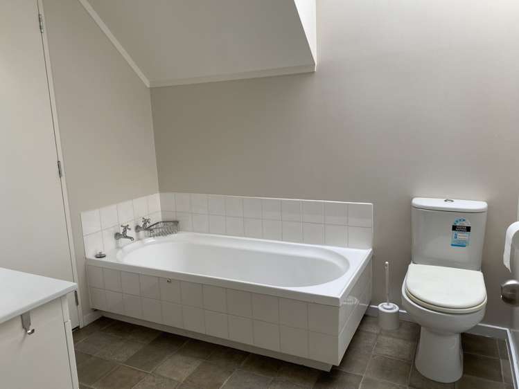 3/22 Clonbern Road Remuera_10