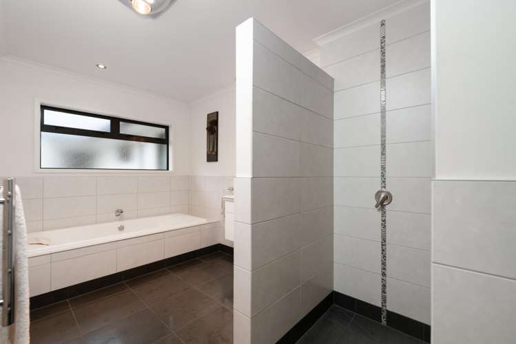 29 Riverstone Drive Welcome Bay_16