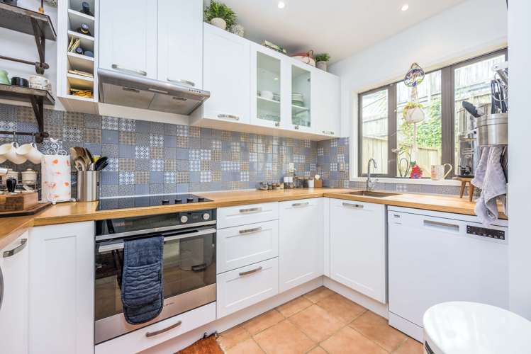 10/92 Bush Road Albany_9