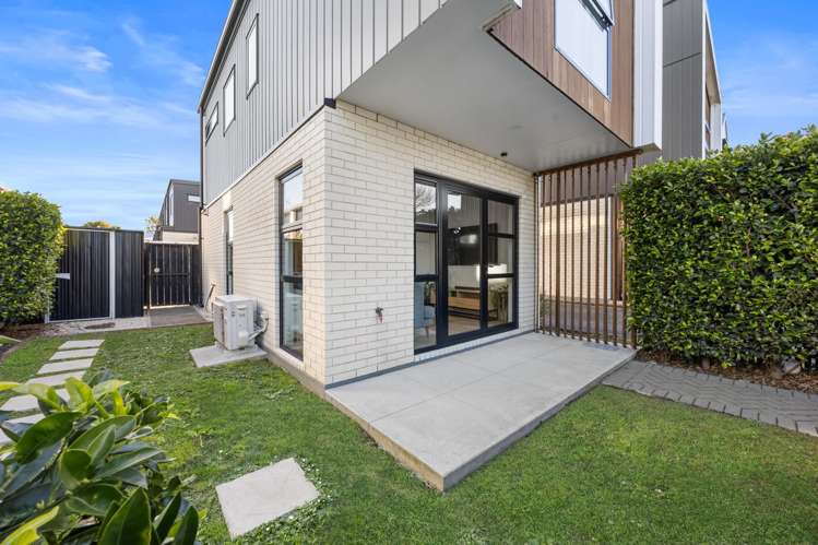 2/89 Beach Road Te Atatu Peninsula_13