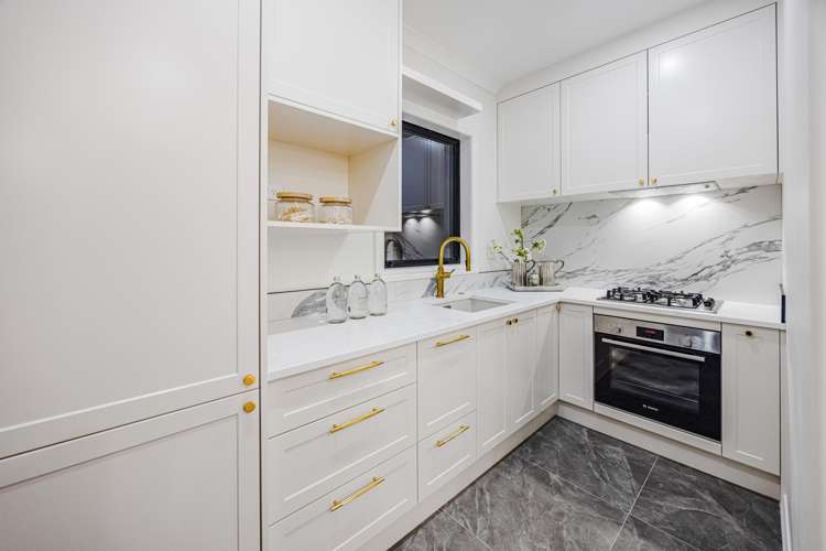 17 Ballyalton Crescent Flat Bush_12