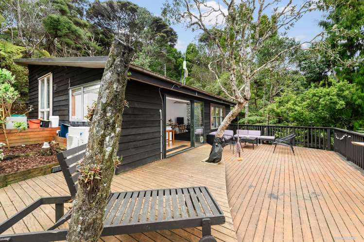 107 Lone Kauri Road_0