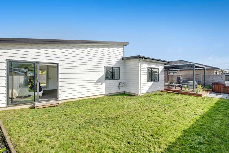 53 Couldrey Crescent Red Beach_9