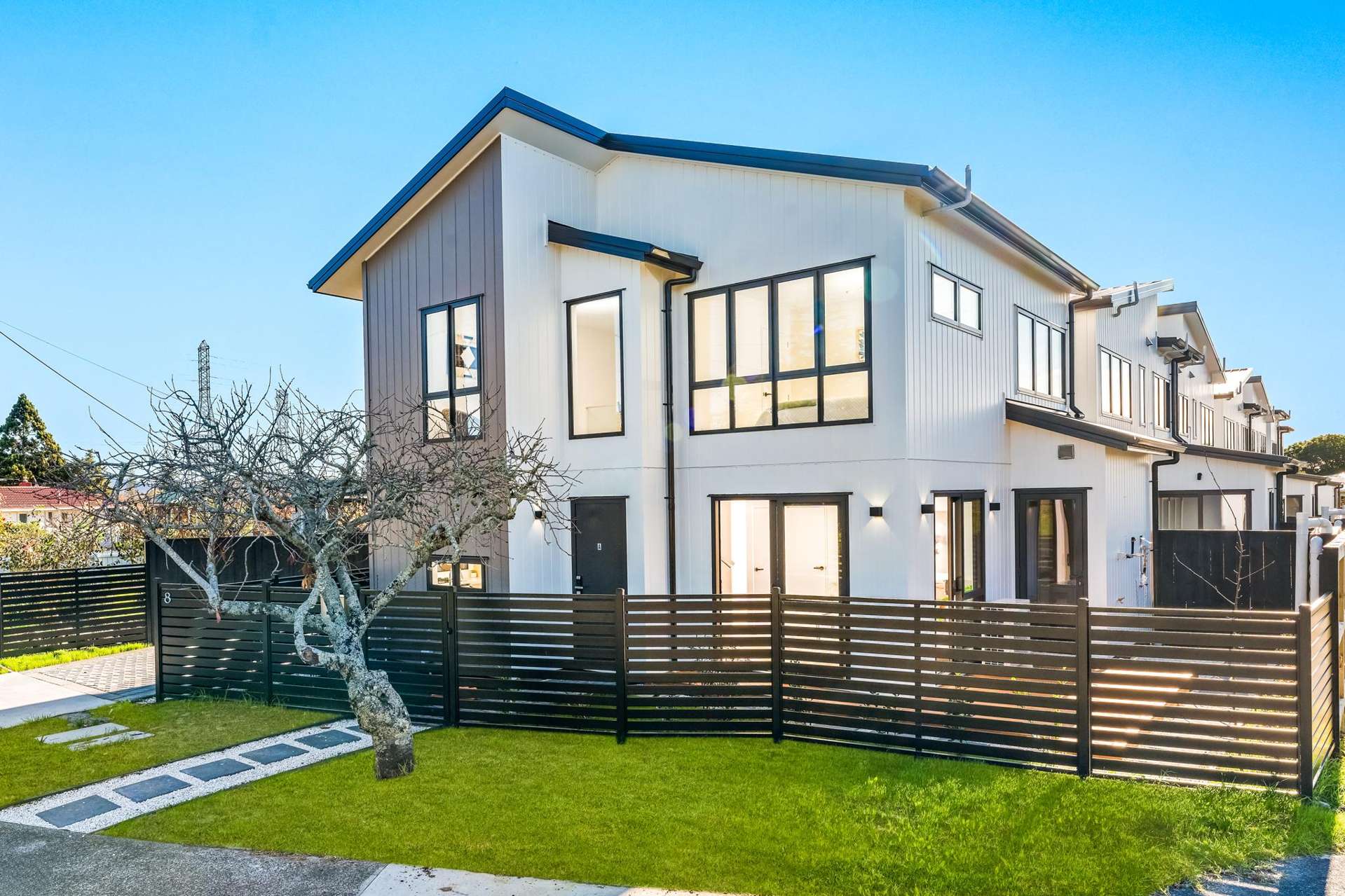 8C Rowan Terrace Te Atatu South_0