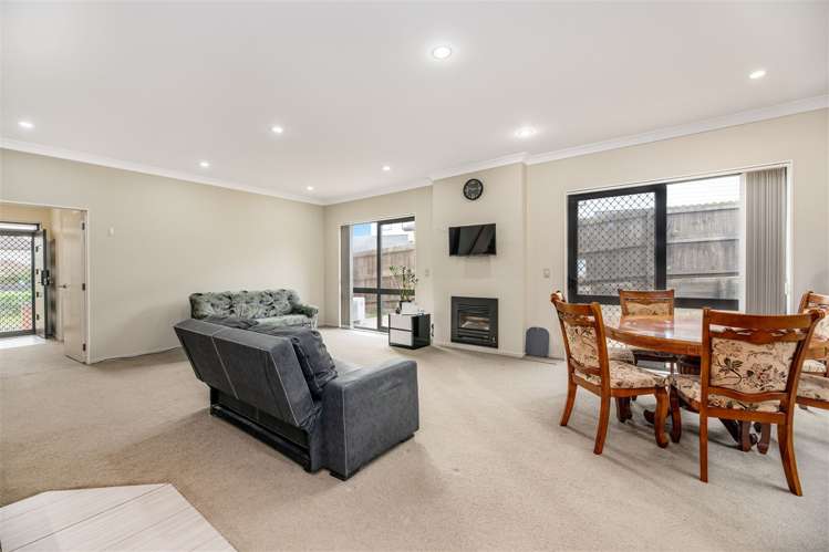 23 Midhurst Avenue Henderson_11