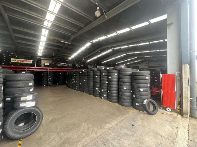 A & B, 136 Cryers Road East Tamaki_1