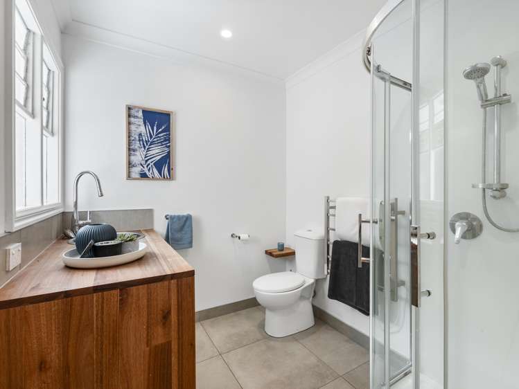 52 Western Road Bellevue_16