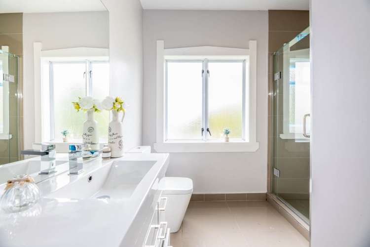 2/37 Clayburn Road Glen Eden_9