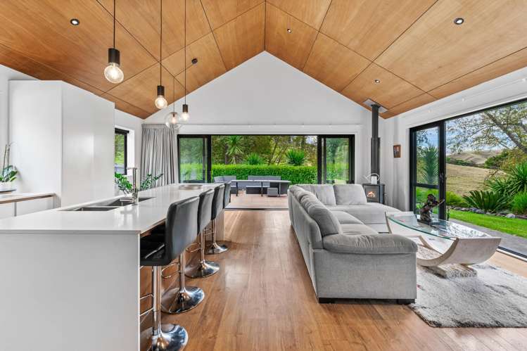 685 Inland Road_2