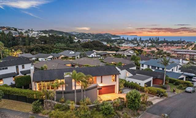 4 Bedrooms in the Heart of Orewa