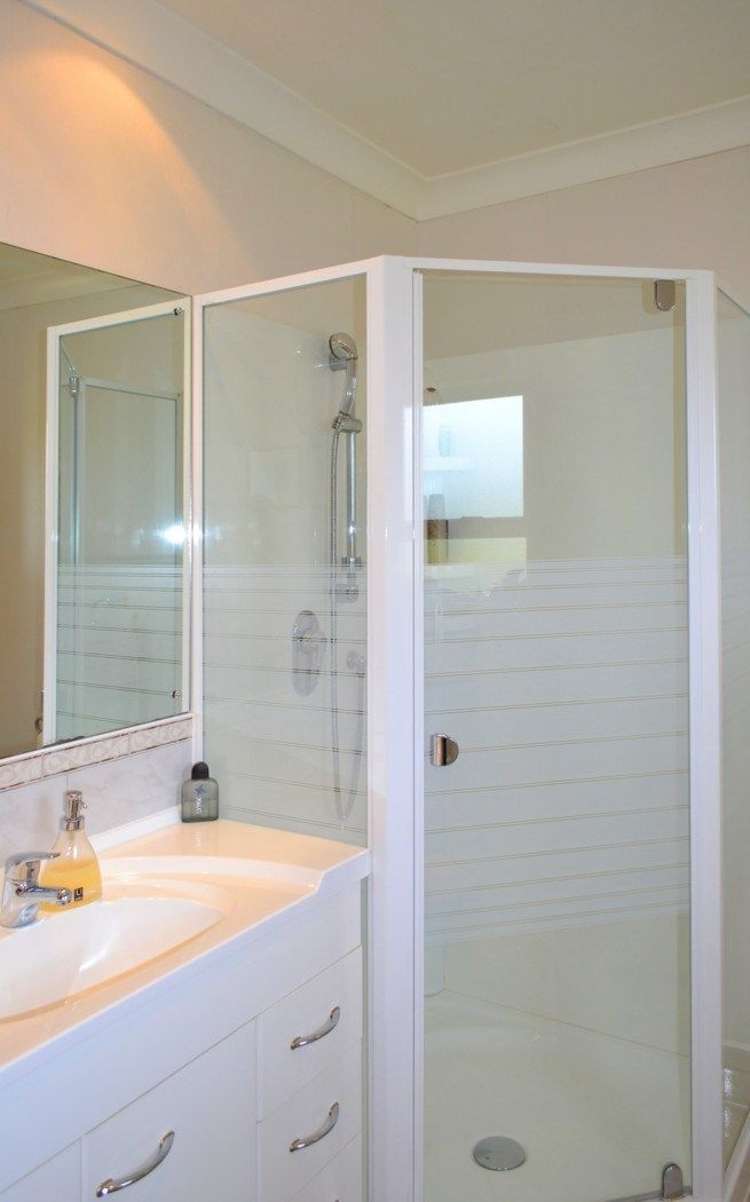 39 Beach Road Mellons Bay_12