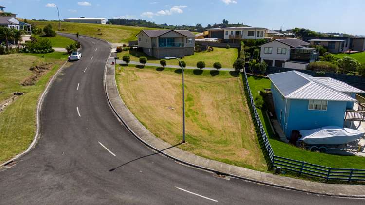 12 Midgard Road Coopers Beach_13