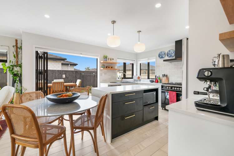 16a Lillian Place Orewa_7