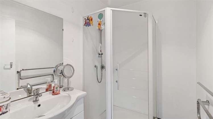 2/111 Tirimoana Road Te Atatu South_6