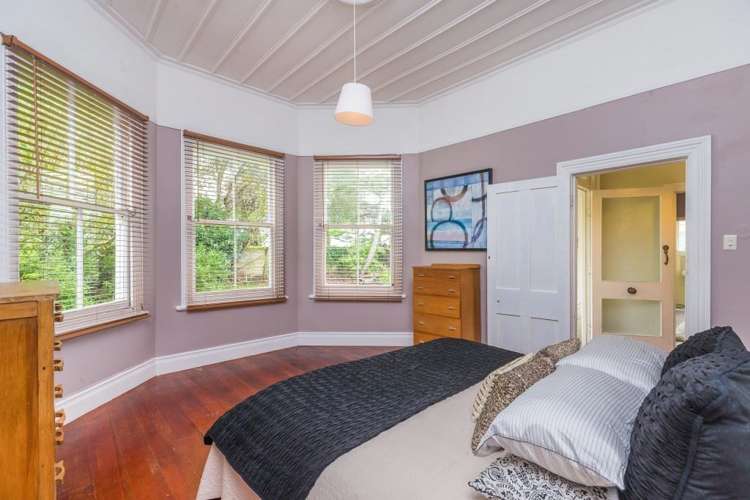 67 Old Lake Road Narrow Neck_11