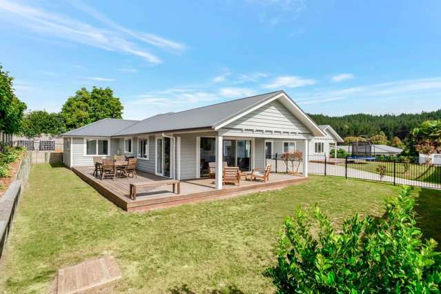 Riverhead Beauty  4 Bedrooms