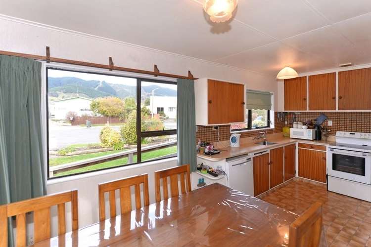 6 Field Place Richmond_10