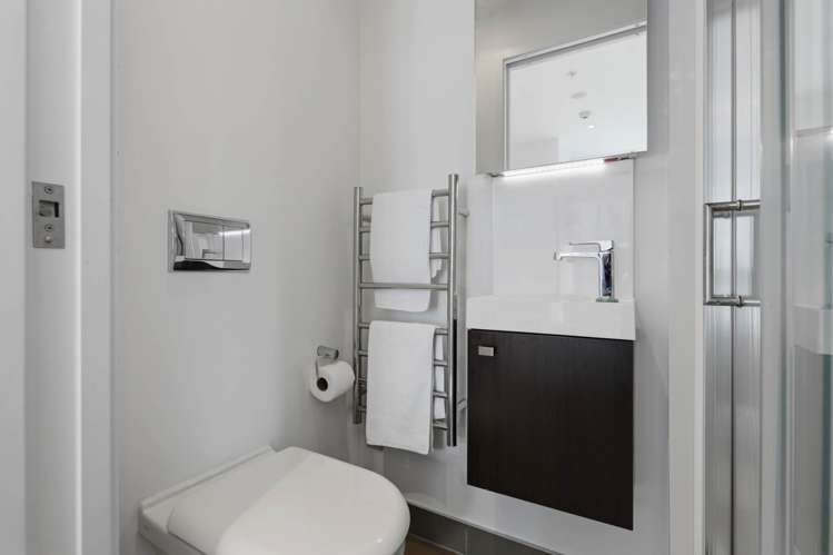 1701/8 Airedale Street City Centre_11