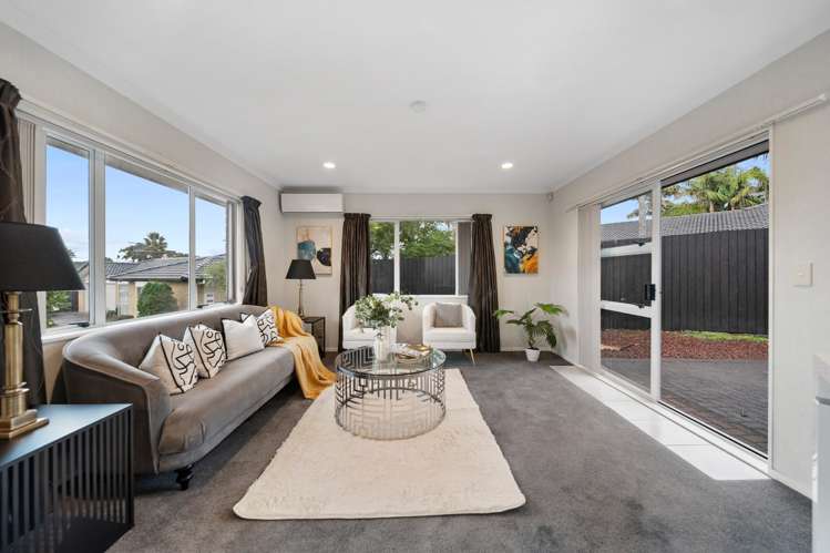 11 Flora Place Wattle Downs_2