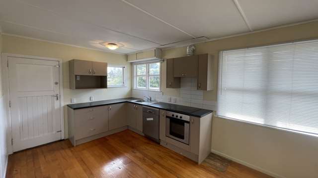 12 Gill Avenue Te Atatu Peninsula_3