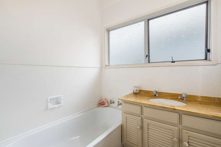 1/12 King Richard Place Browns Bay_6