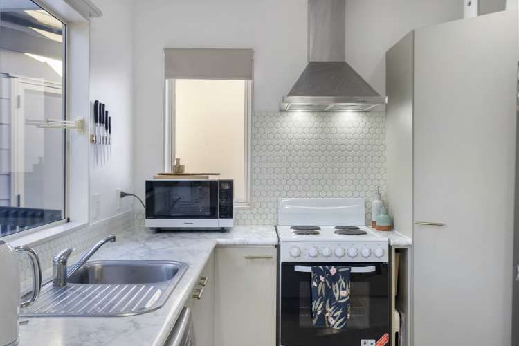 2/97 Taurus Crescent Beach Haven_6